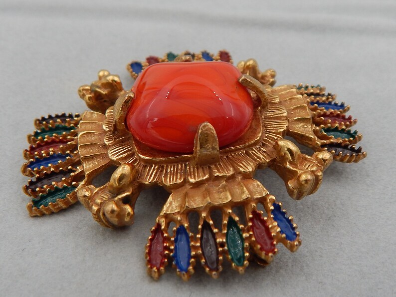 CASTLECLIFF Larry Vrba 1973 Aztec Design