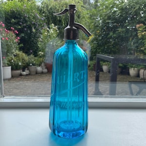 Art deco glass - 1936 - extraordinary French pyramid seltzer bottle
