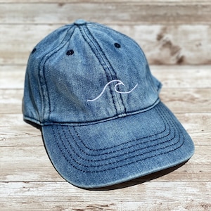 Geborduurde Baseball Cap | Wave hoed | Vrouwenhoed | Monogram Hoed | Wave Outline Hoed | Vrijgezellenfeest Hoed | Cadeau voor vrouw | Logo Hoed