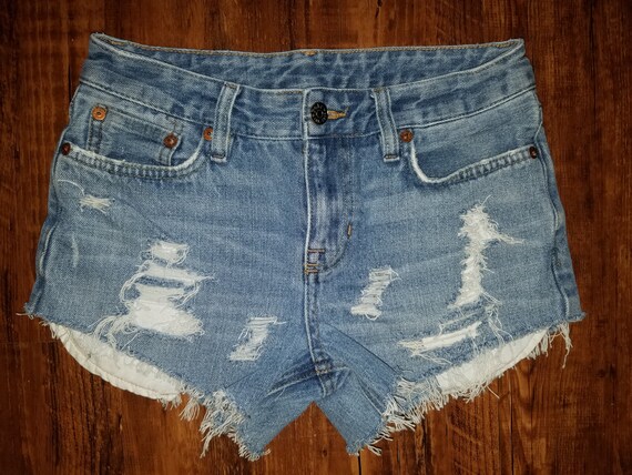 distressed booty shorts