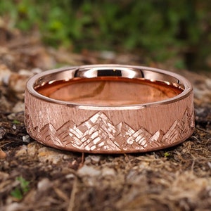 シーカー - ブラッシュド 14k ローズ ゴールド マウンテン リング、メンズまたはレディースの結婚指輪、ステートメント リング、手彫り、テクスチャ加工