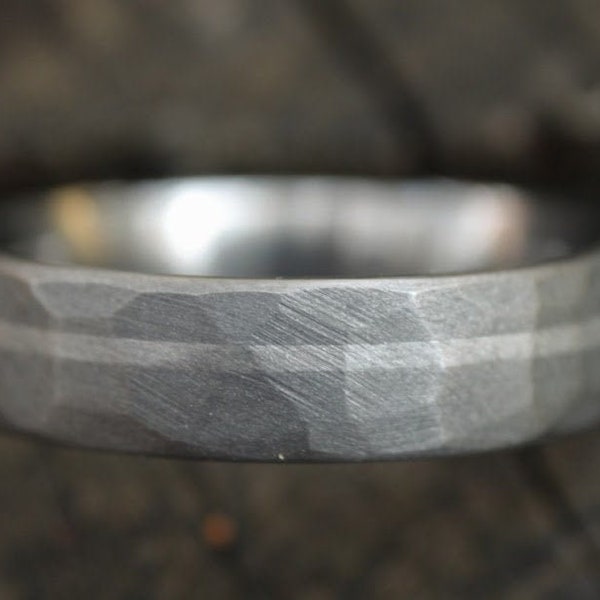 Faceted Titanium with Platinum inlay - 6mm Men's wedding band, manly ring, sandblasted, hammered texture, grey and silver