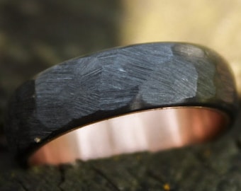 アクセサリー TOO - RING ERE black marble Jewelry Innovations Titanium Satin Finish Ring RMTA005916