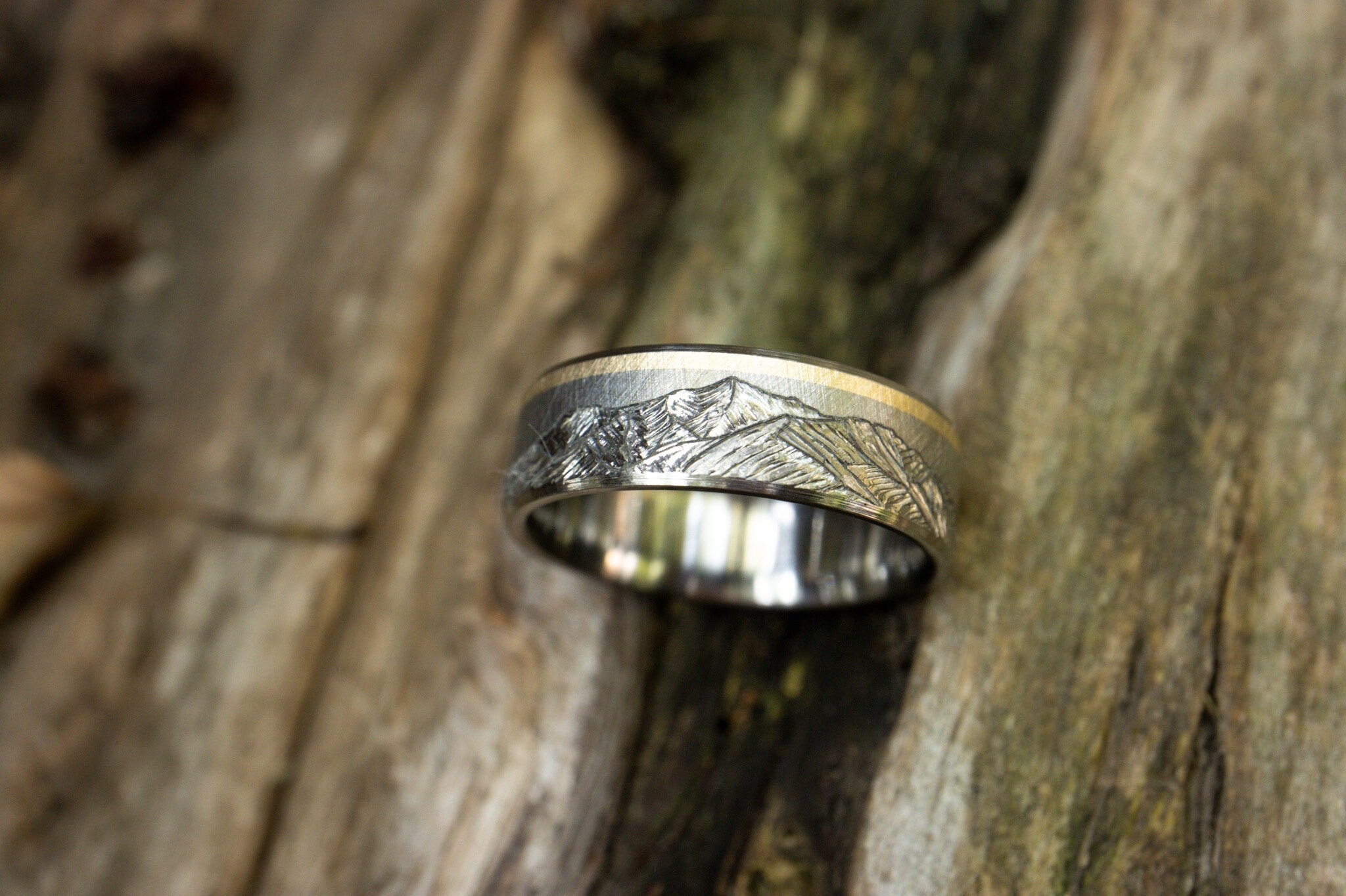 The Ridge | Burnt Titanium Beveled Ring