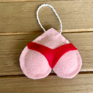 Naughty Bits – Mini Merry Thiccmas Butt Ornament, Funny Adult Xmas Gift, Gag Gift for Her, Naughty Stocking Stuffer, White Elephant