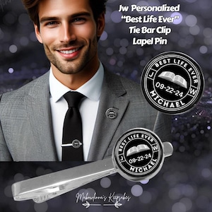 JW Gepersonaliseerde "Beste leven ooit" doopsel custom dasspeld, reversspeld met naam en doopdatum Vergadering conventie cadeau