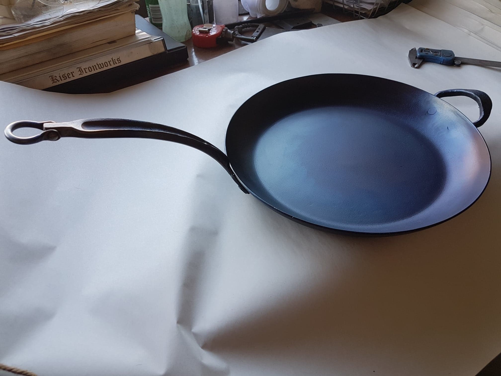 11 (28cm) Spun iron small wok with lid