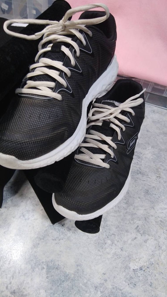 skechers lightweight memory foam