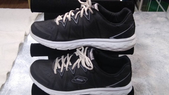 skechers lightweight memory foam