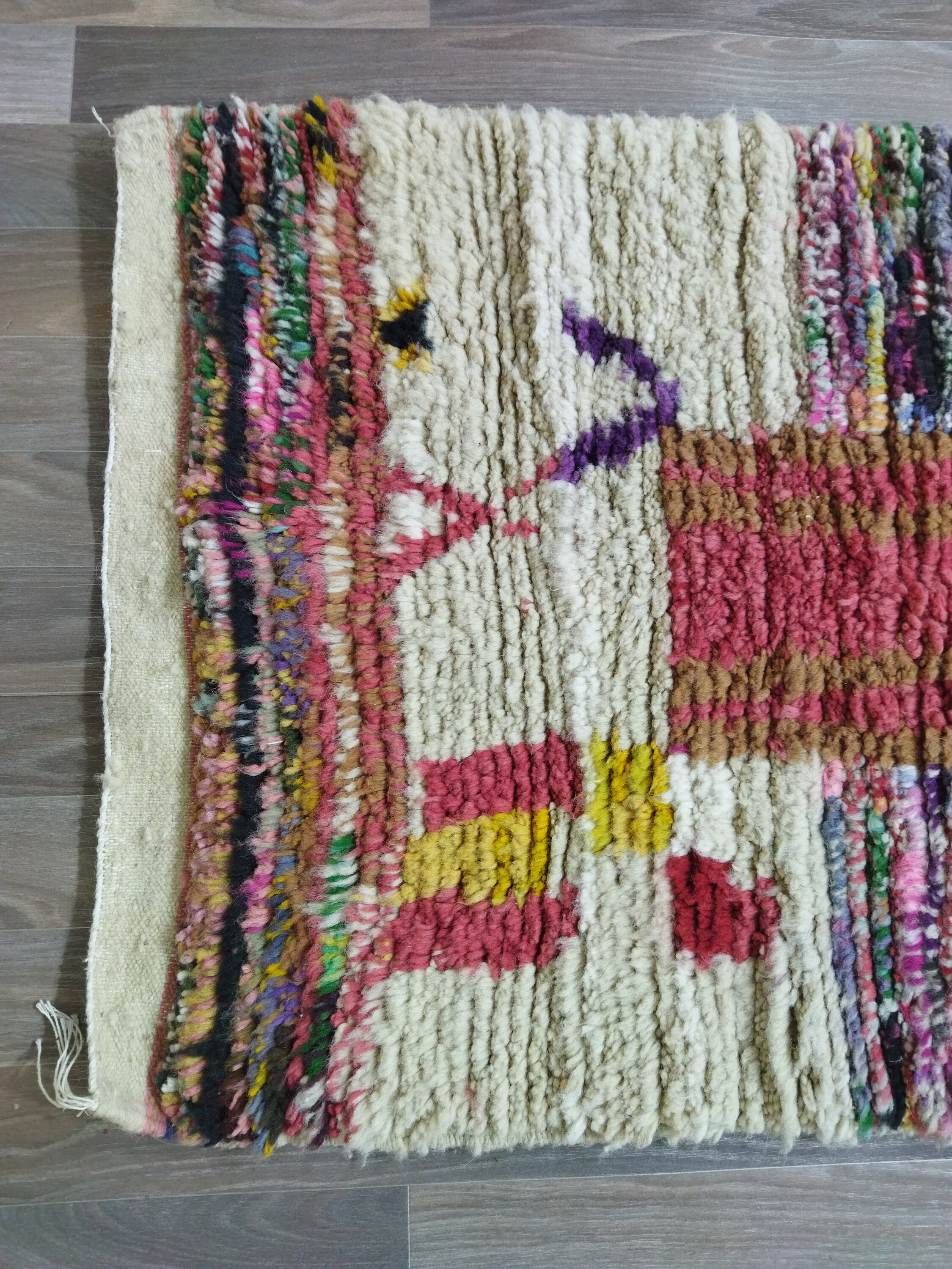 手織りモロッコランナーラグ：色鮮やかなベルベルウールカーペット