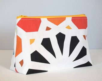 Zipper pouch in geometric pattern cotton fabric, make up bag or pencil case handmade by Vivid Shades