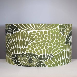 Green coral pattern lampshade with gold silver or white lining made with Scandinavian fabric, 20cm to 45cm Ø handmade by Vivid Shades