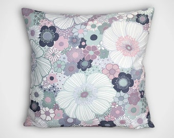 Housse coussin de puissance de fleur violette, tissu scandinave, motif floral avec zip, fait à la main par des nuances vives de 40cm à 50cm tailles carrées
