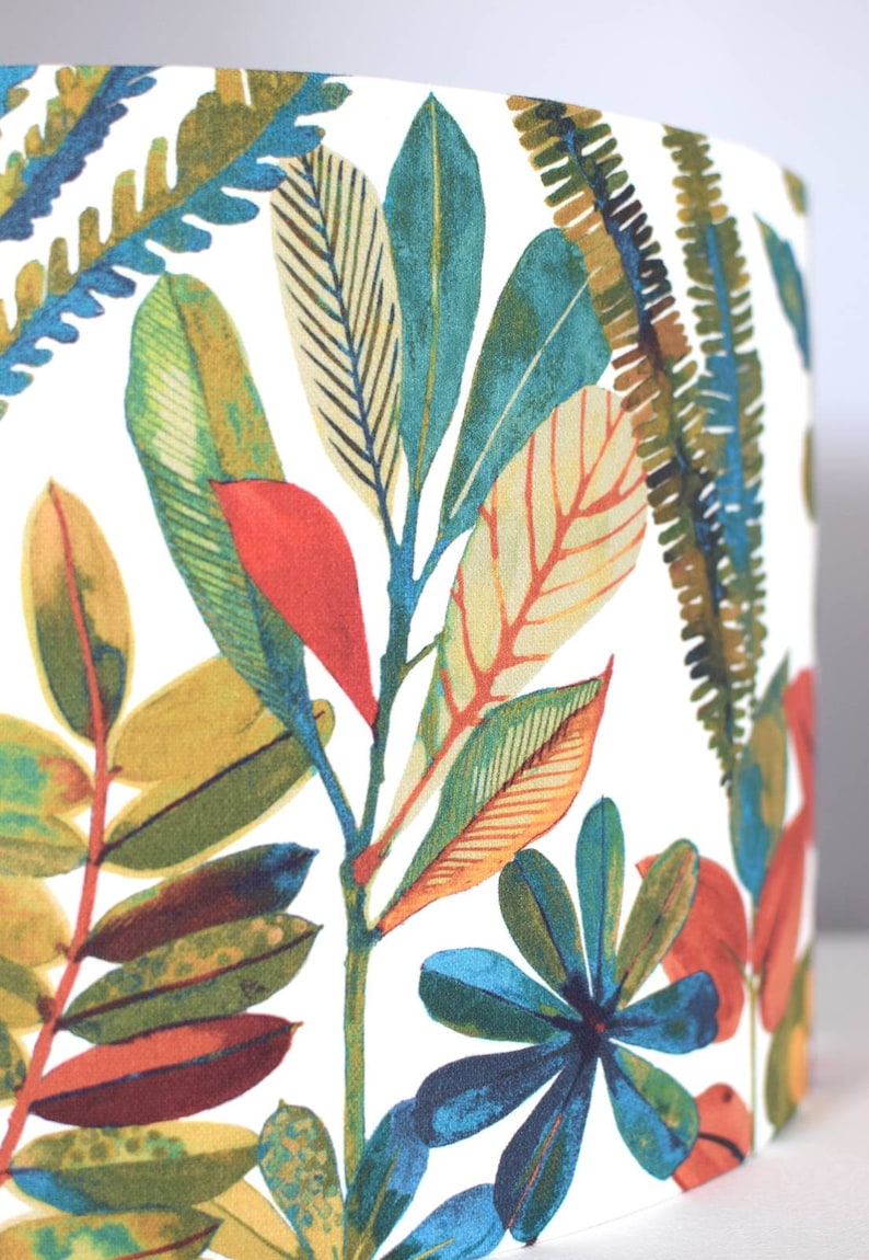 Abat-jour botanique coloré, revêtement doré ou argenté au choix, motif floral, plafond ou pied de lampe, 20 cm à 40 cm Ø, fait main par Vivid Shades image 3