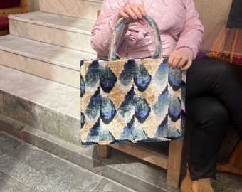 Torba typu tote z aksamitu Ikat: ręcznie tkany jedwab uzbecki, w serduszka