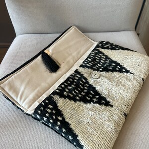 Bridal Clutch Silk Ikat Velvet | Black Beige Snap Clutch With Tassel ...