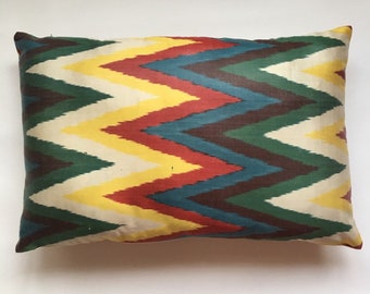 chevron zijde ikat kussen | Handgemaakte ikat zijde kussen te dekken - regenboog chevron patroon