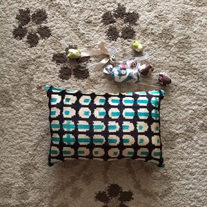 Green Ikat Velvet Pillow Cover: Handwoven Uzbek Accent Cushion