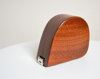 Cinta métrica de CAOBA (Personalización disponible) Hecha a pedido