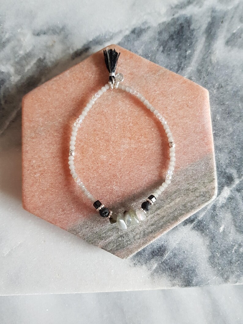 Kirsty delicate lava bead /& labradorite semi precious tassel bracelet