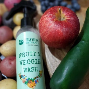 Fruit & Veggie Wash Spray - Natural Produce Cleaner, Organic Vegetable Spray, Farm Made, Clean Pesticides, Keep Fresh 8oz