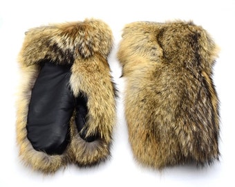 Winter long men's coyote fur mittens