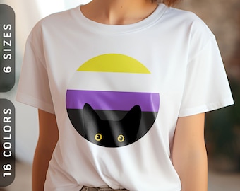 Spähende Katze in den Nonbinary Flaggen Farben T-Shirt | Enby stolz Geschenk