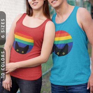Glurende kat in regenboogtanktop | Uniseks TriBlend Cat Dad-tanktop | LGBTQ-tanktop met regenboog | Pride Cat-shirt grappig | Zwart kattenshirt heren