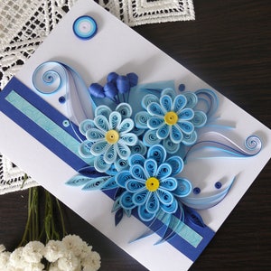 Carte quilling d'anniversaire, jolie fleur bleue, carte quilling, carte de voeux, carte de mariage, cadeau pour femme, carte fait main, quilling 3D, fête des mères