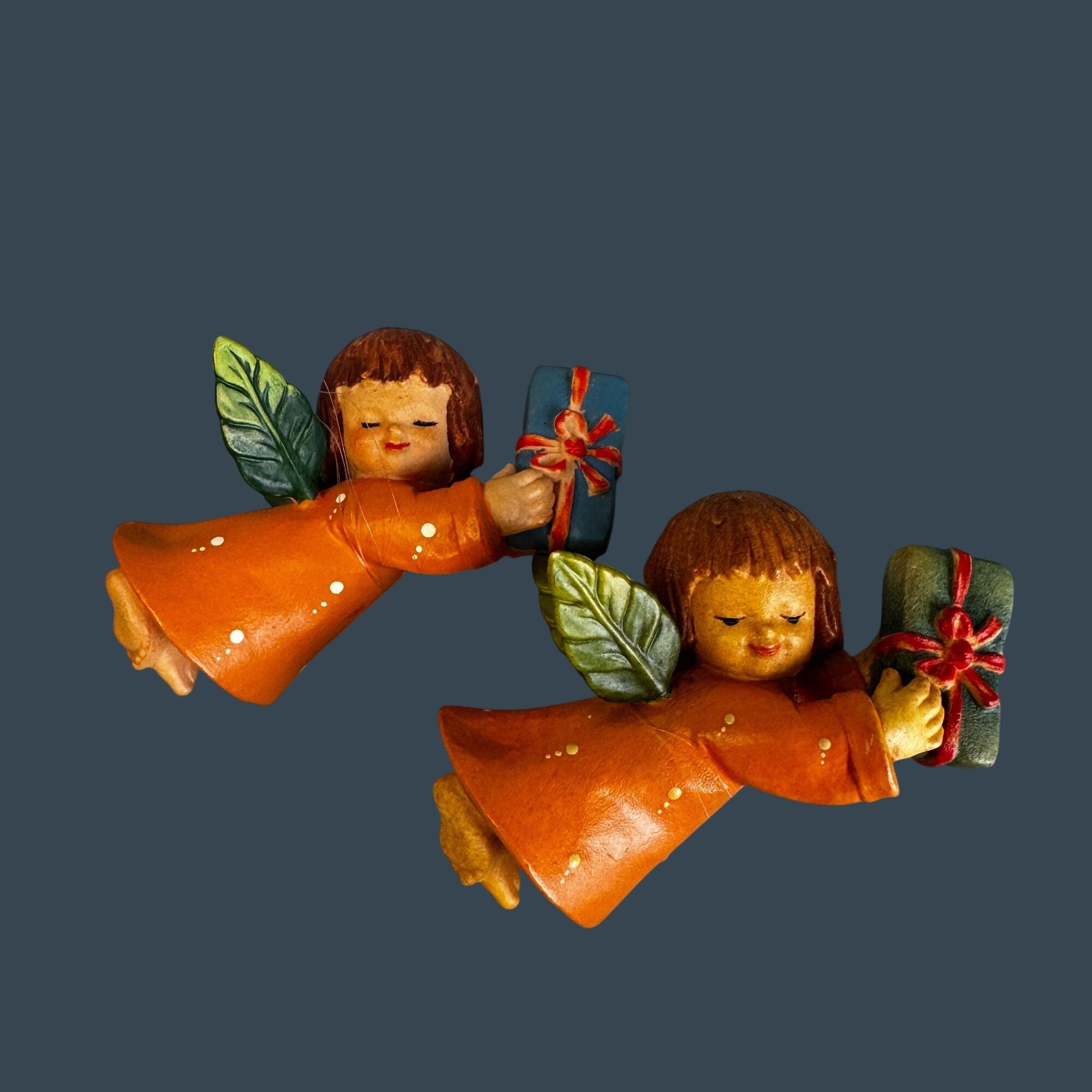 Vintage Anri Ferrandiz Flying Angels Pair Holding Gifts Hand