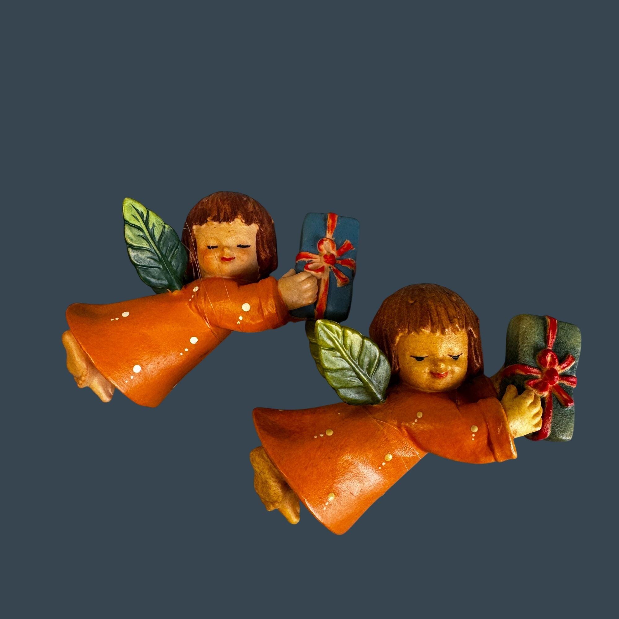 ANRI TORIART Juan Ferrandiz 降誕　レジン製 Vintage Anri Ferrandiz Flying Angels Pair Holding Gifts Hand