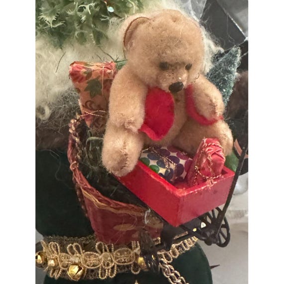 Lynn West Father Christmas Figurine 19