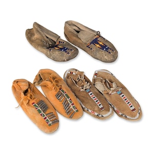 3 Mocasines de piel con cuentas de nativos americanos Tin-Cone Tinklers ~Apache Cheyenne o Comanche