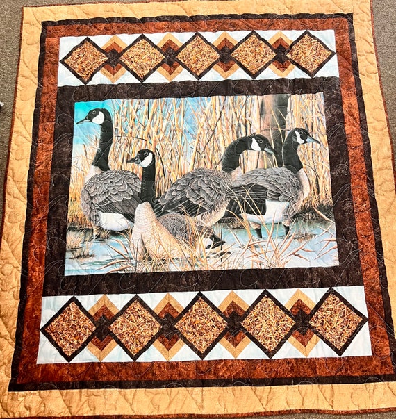 Canada Geese Hunting Lodge Wall Hanging Quilt