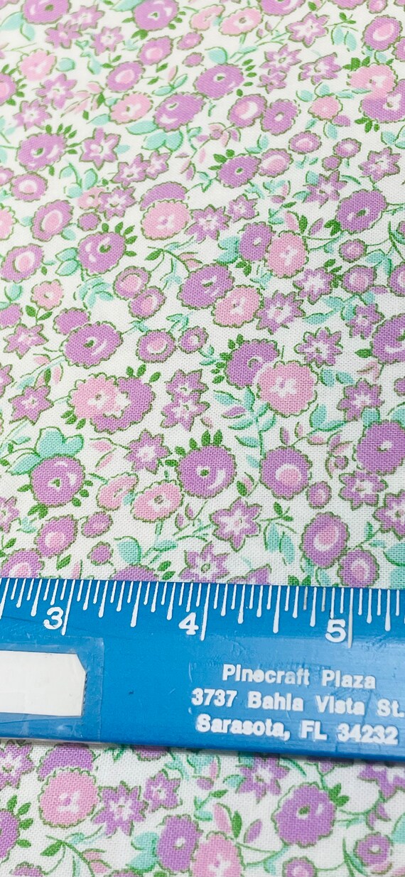 Depression 20s 30s Feedsack print. Flowers on Off White Background 100% cotton E.B.T.K.S  Tea Party Pink Green floral fabric.  by the yard