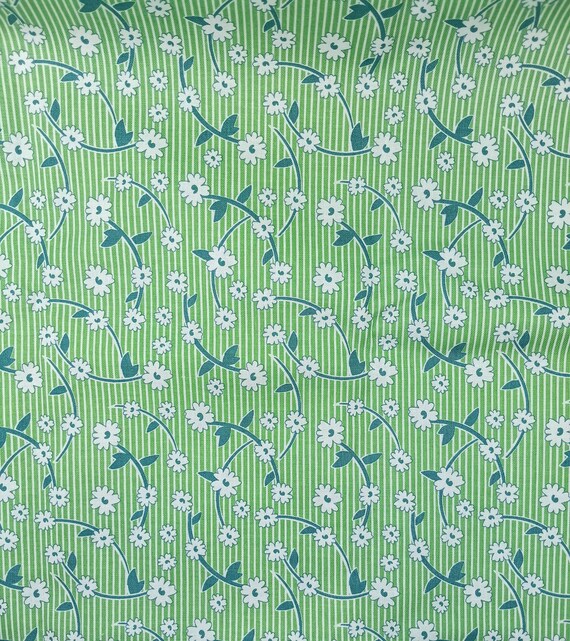 Depression 20s 30s Feedsack print 100% cotton fabric. RBD Pattern C13080 Bee Vintage by Lori Holt White flowers on green. Sold by the yard.