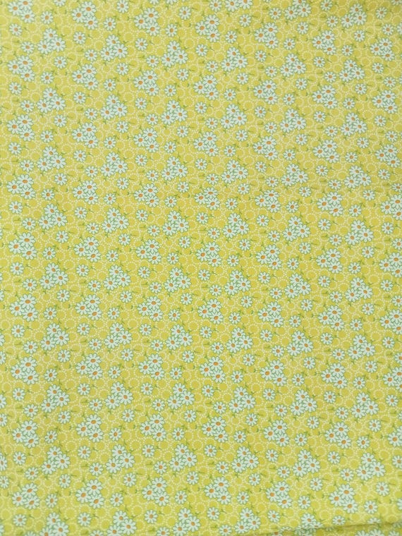 20s/30s Feedsack depression fabric Aunt Grace Goes Scrapy by Judie Rothermel R351527D White daisies on yellow 100% cotton Sold by the yard