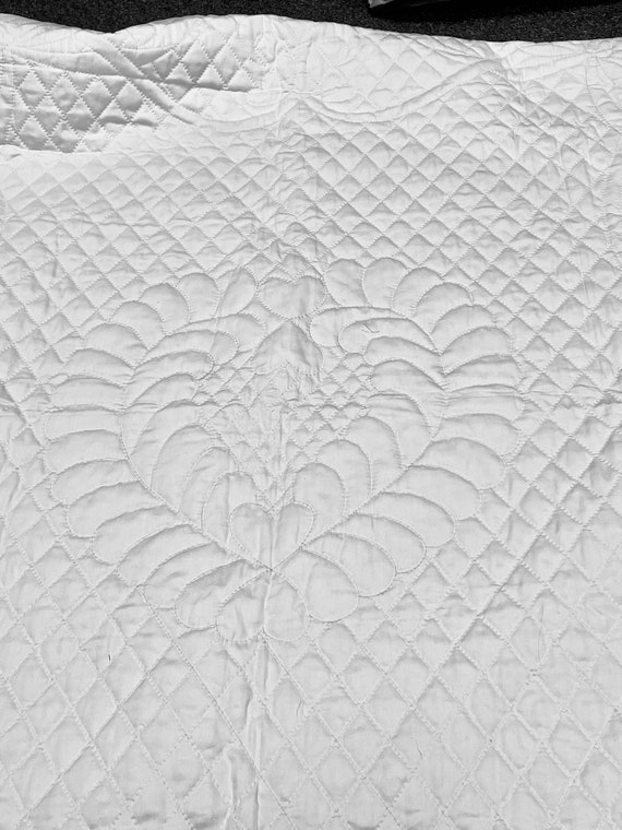 Christening quilt exquisite Amish hand quilted heirloom blanket cotton Alma Sue exclusive design machine wash