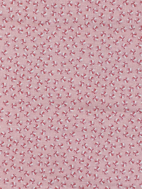 Depression 20s 30s feedsack reproduction pink beach balls 100% cotton fabric, RBD Storytime 30s by Lindsay Wilkes. C15156 Sold by the yard