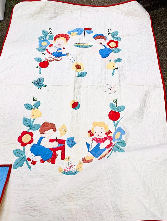 Vintage child’s quilt 1940s hand applique hand quilted 38x55 100% cotton