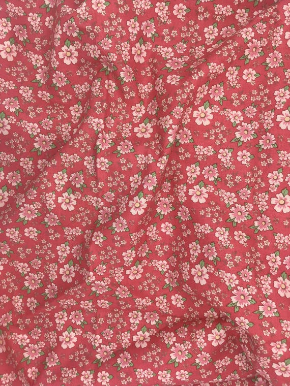 Depression 20s 30s feedsack print 100% cotton. Poppie Cotton Dots and Posies pink floral fabric. Sold by the yard.