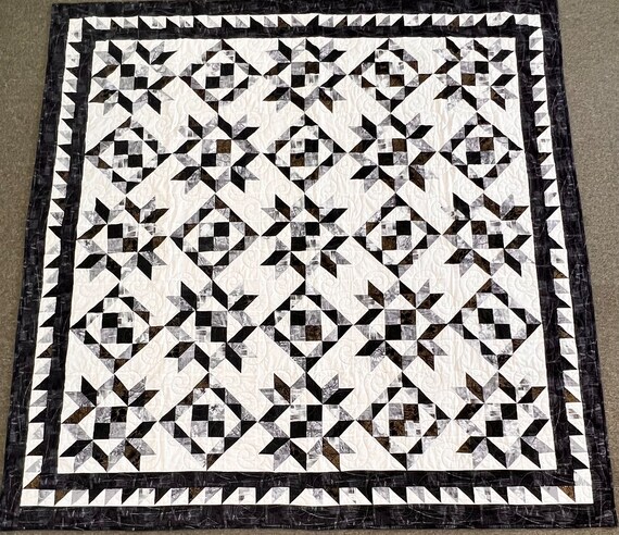 Timeless Monochrome Carpenter Star Quilt - Handcrafted Geometric Heirloom