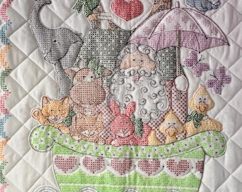 Noah's Ark Baby Quilt - Handgemaakte wiegdeken met geborduurde dieren