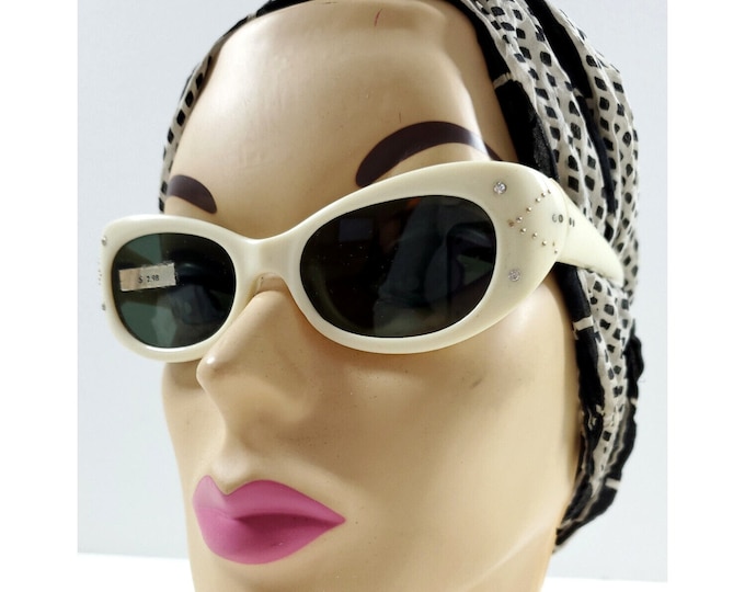 1960s Vintage MARS Italy Ladies White Rhinestone Mod Plastic Sunglasses NOS
