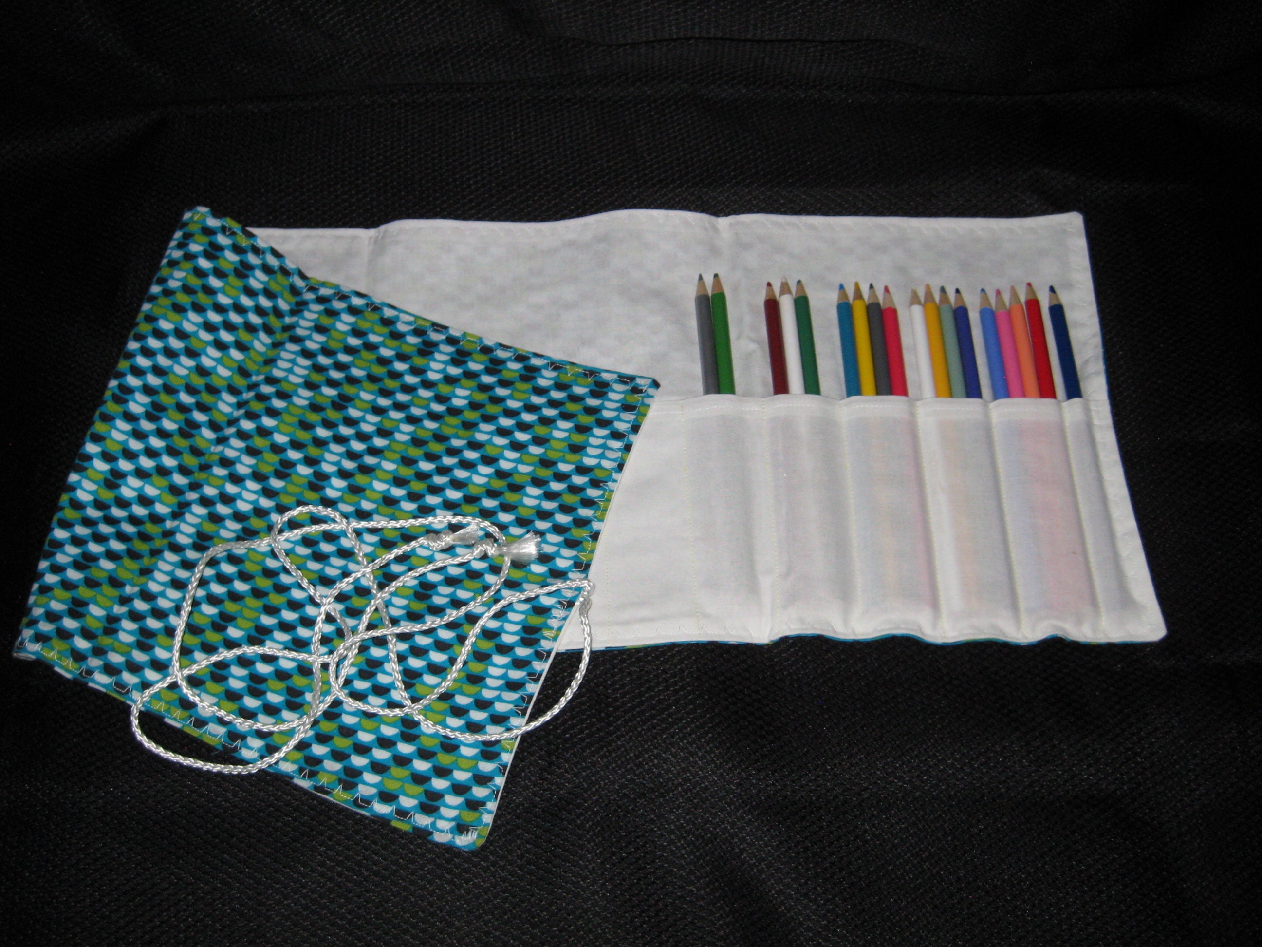 Wrapables Pencil Roll Organizer, Colored Pencil Wrap Pouch (72 Slots) Bohemian