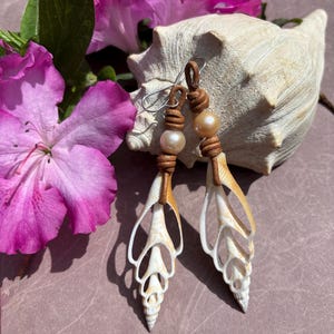Shell slice and pearl leather knotted earrings, shell and pearl resort earrings, shell and pearl cruise earrings, shell beach earrings