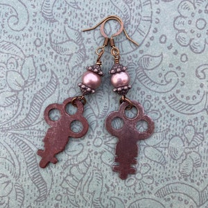 Vintage key earrings, antique key earrings, skeleton key earrings, old key earrings, steampunk key earrings, key dangle earrings,