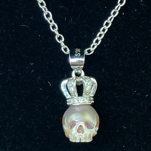 Pearl skull crown necklace, pink pearl skull necklace, pearl skull pendant, hand carved pearl skull necklace, Halloween necklace