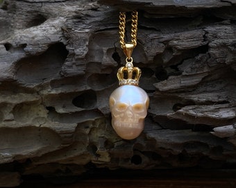 Pearl skull crown necklace, pink pearl skull necklace, pearl skull necklace, skull crown necklace, peach pearl skull pendant