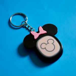 FLEXIBLE MagicBand Plus Puck Keychain Holder Ear Style